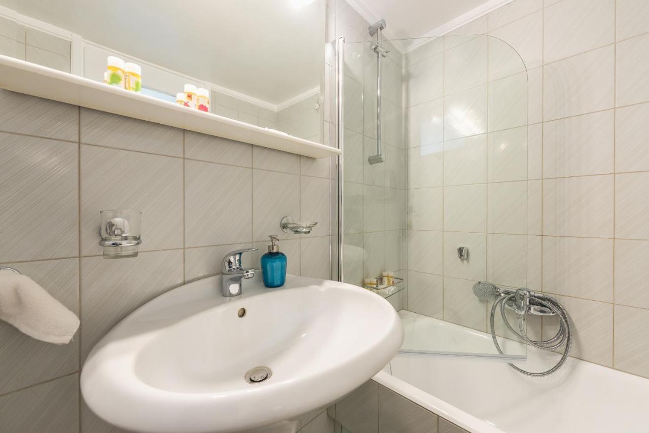 Cozy And Fresh Apt Close To Metro 아테네 외부 사진